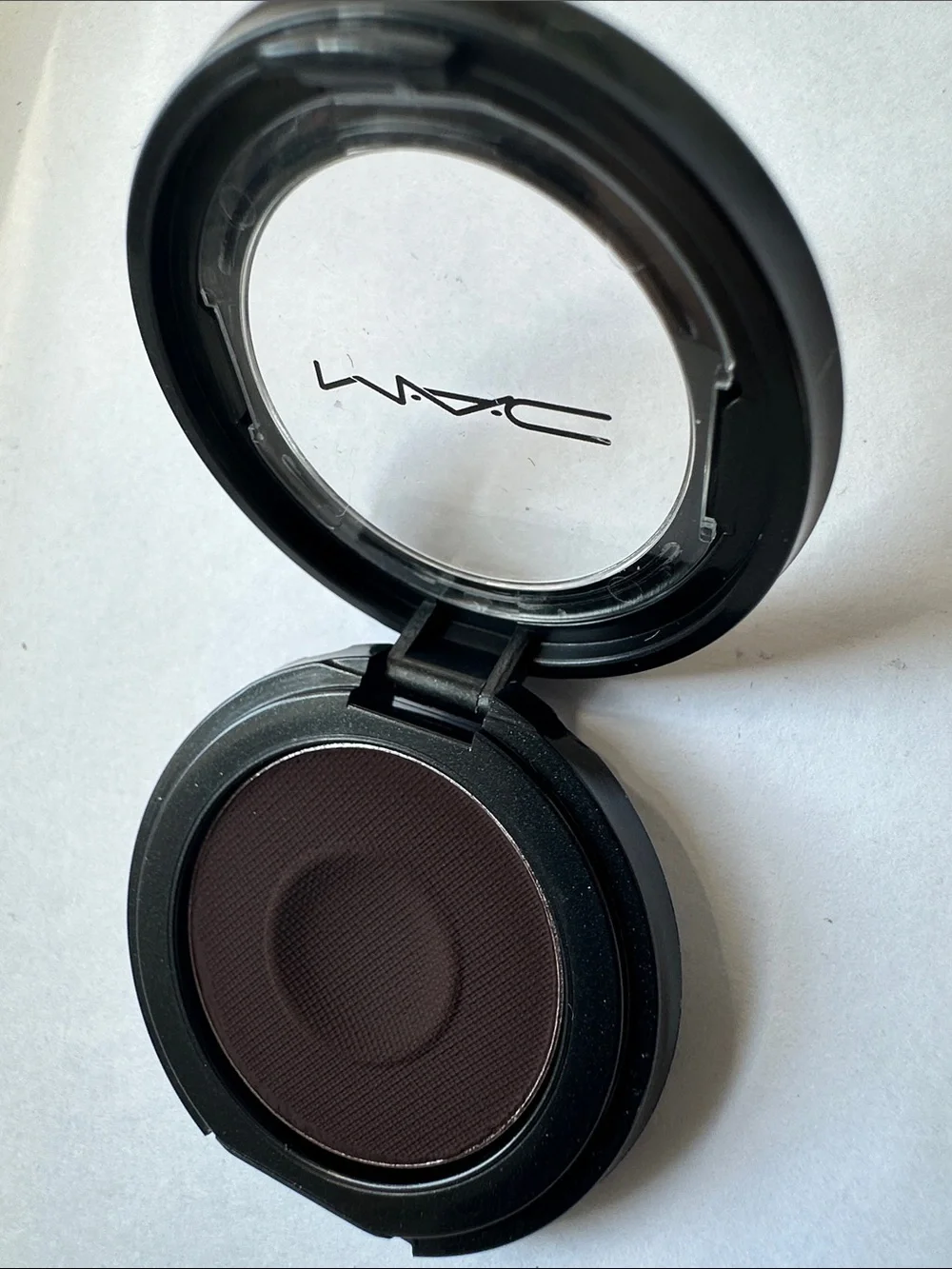 MAC Cosmetics eyeshadow midnight tryst into the well